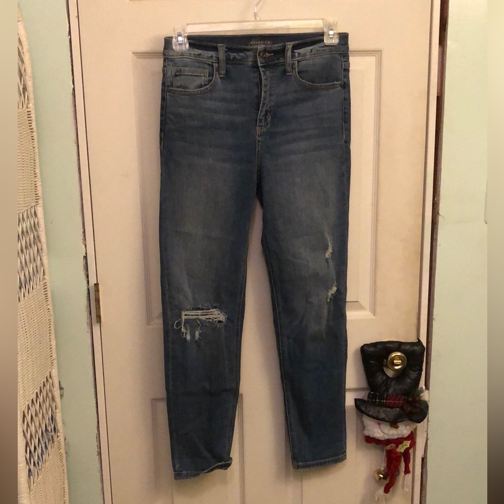 Maverick blue distressed jeans 28W